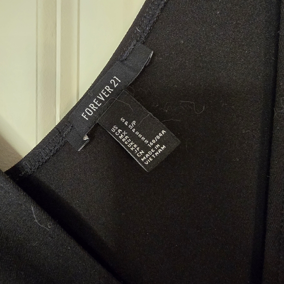 EUC V Neck Skater Dress - Picture 3 of 3